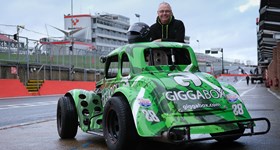 Giggabox Joins Legends Cars Championship for 2023 Season