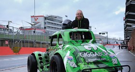 Giggabox Joins Legends Cars Championship for 2023 Season
